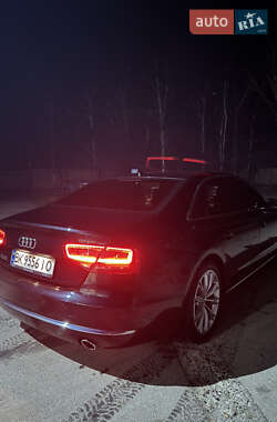 Седан Audi A8 2012 в 