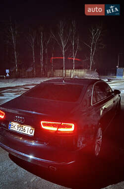 Седан Audi A8 2012 в 