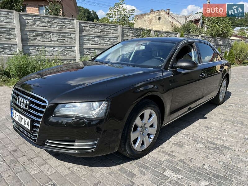 Седан Audi A8 2012 в Львове