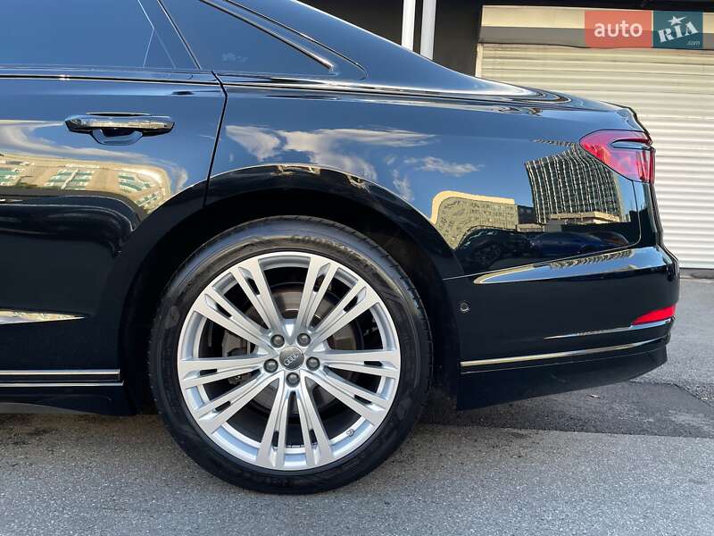 Седан Audi A8 2021 в Киеве