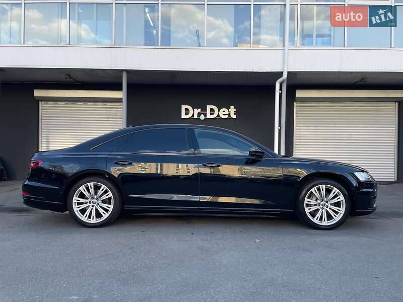 Седан Audi A8 2021 в Киеве