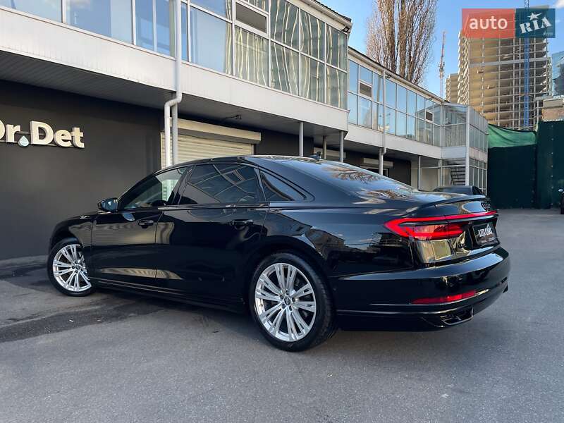 Седан Audi A8 2021 в Киеве