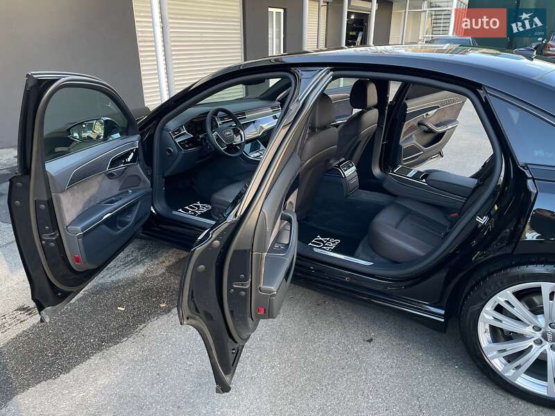 Седан Audi A8 2021 в Киеве