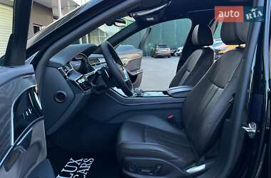Седан Audi A8 2021 в 