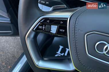 Седан Audi A8 2021 в Киеве