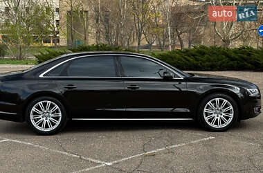Седан Audi A8 2017 в 