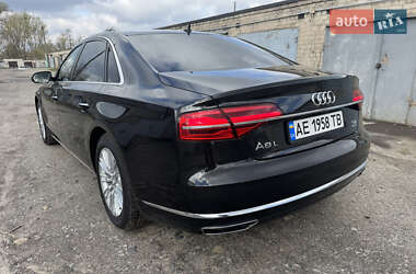 Седан Audi A8 2017 в 