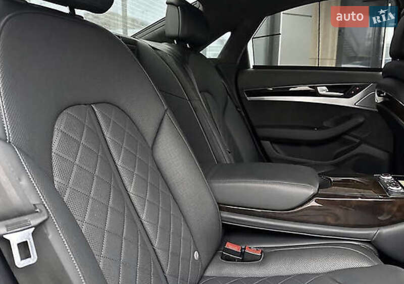 Седан Audi A8 2014 в Одессе