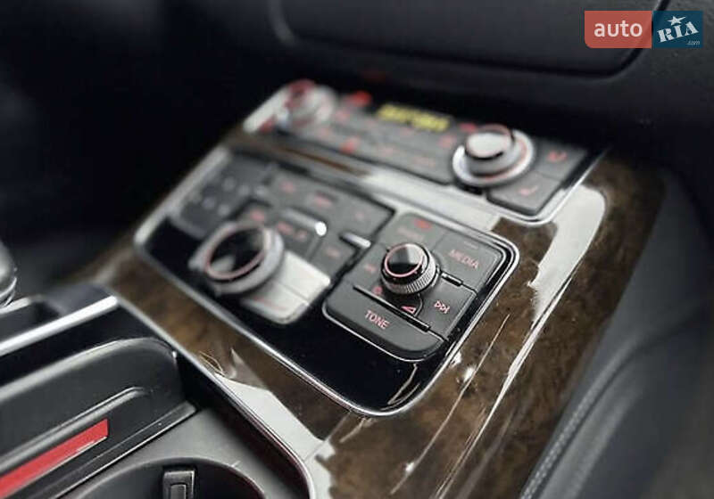 Седан Audi A8 2014 в Одессе