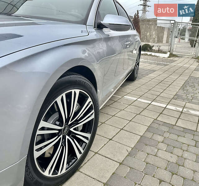 Седан Audi A8 2014 в Одессе