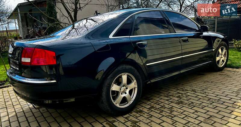 Седан Audi A8 2006 в Копычинце
