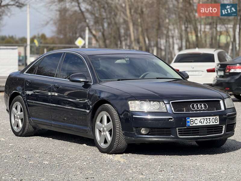 Седан Audi A8 2004 в 