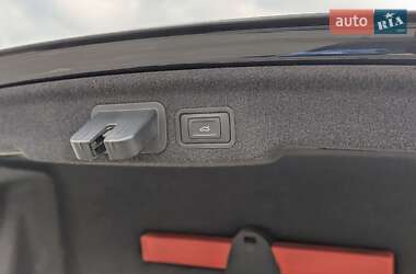 Седан Audi A8 2013 в 