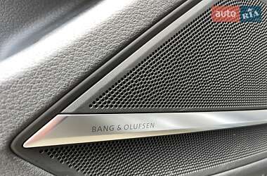 Седан Audi A8 2018 в 