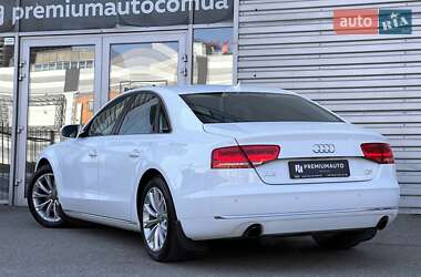 Седан Audi A8 2011 в 