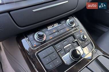 Седан Audi A8 2011 в 