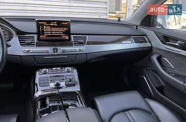 Седан Audi A8 2011 в 