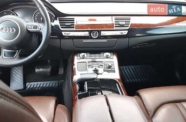 Седан Audi A8 2011 в 