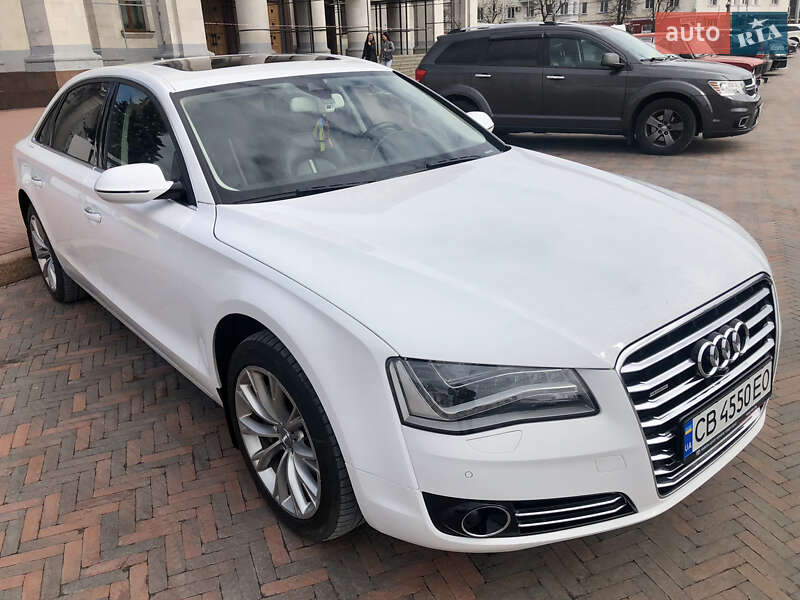 Седан Audi A8 2012 в Києві