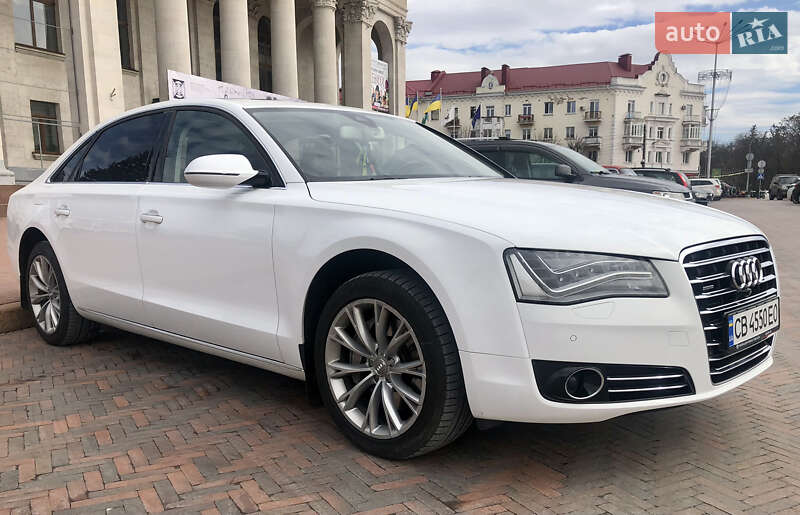 Седан Audi A8 2012 в Києві