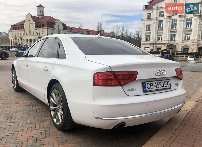 Седан Audi A8 2012 в Києві
