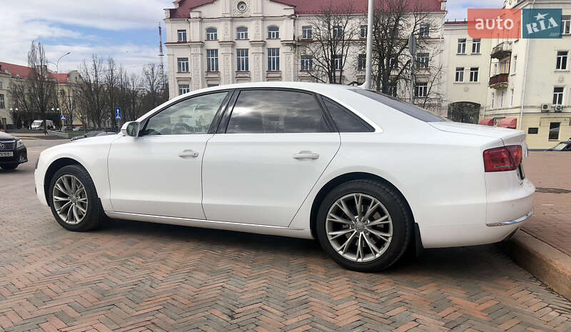 Седан Audi A8 2012 в Киеве