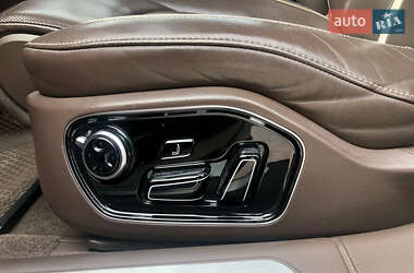 Седан Audi A8 2012 в 