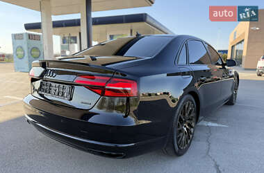 Седан Audi A8 2015 в 
