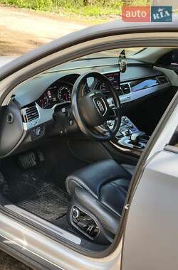 Седан Audi A8 2012 в Знаменке
