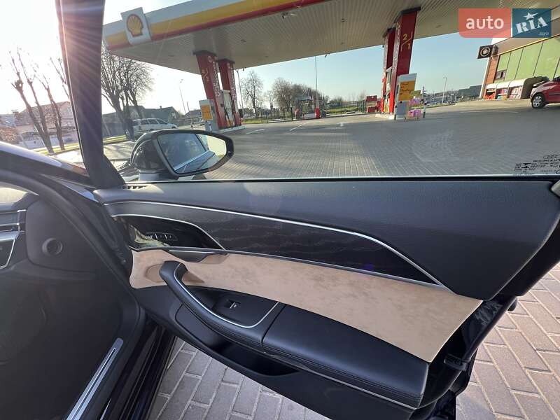 Седан Audi A8 2020 в Виннице