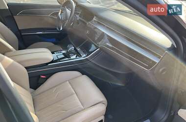 Седан Audi A8 2020 в 