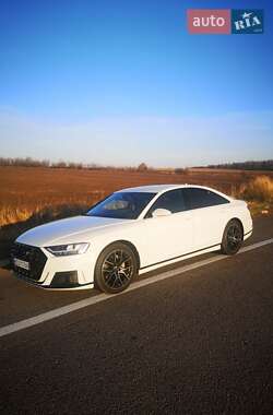 Седан Audi A8 2021 в 
