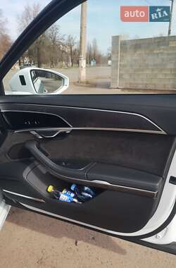 Седан Audi A8 2021 в 
