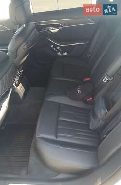 Седан Audi A8 2021 в 