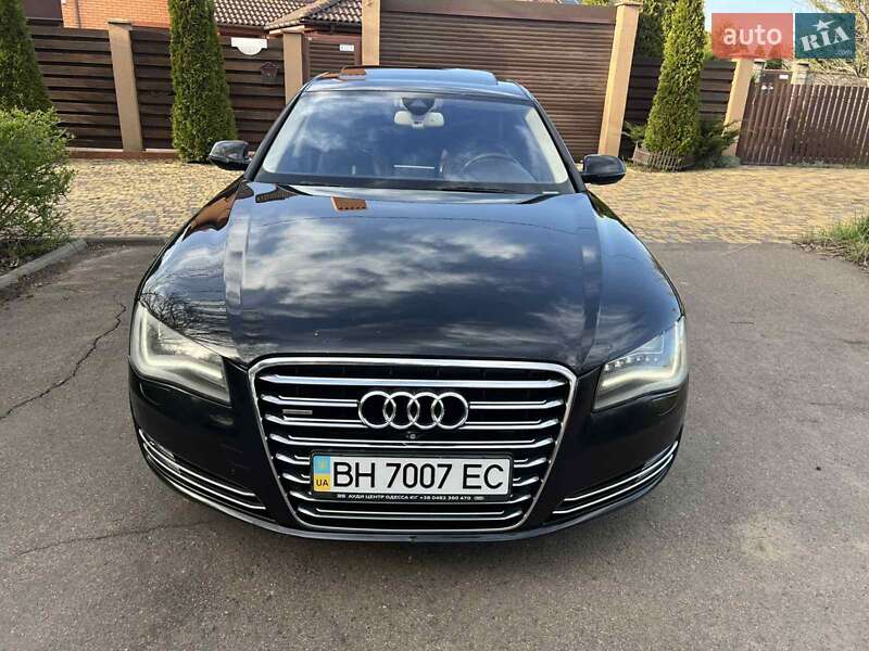 Седан Audi A8 2012 в 