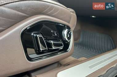 Седан Audi A8 2012 в 