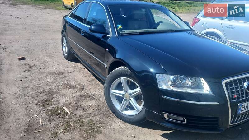Седан Audi A8 2006 в Бершади