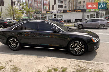Седан Audi A8 2013 в 
