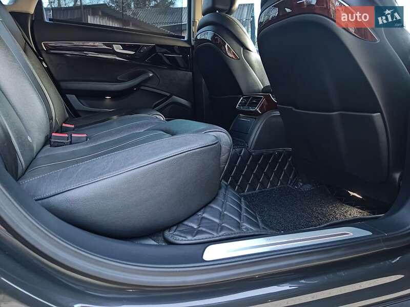 Седан Audi A8 2013 в Житомире