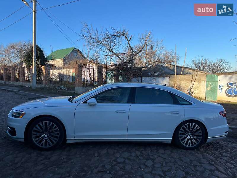 Седан Audi A8 2018 в Миколаєві