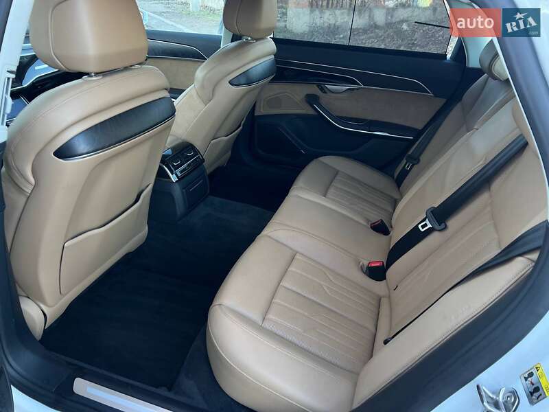 Седан Audi A8 2018 в Миколаєві