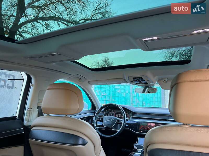 Седан Audi A8 2018 в Миколаєві