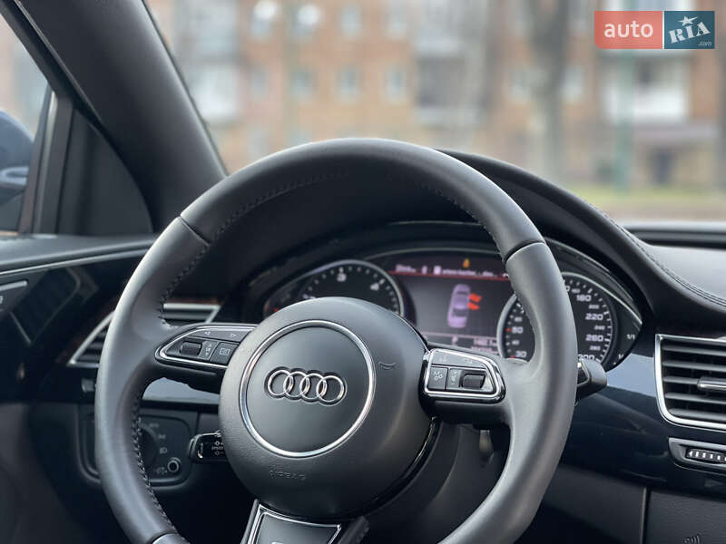 Седан Audi A8 2010 в Могилів-Подільському