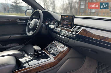 Седан Audi A8 2010 в 