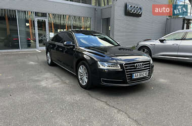 Седан Audi A8 2017 в 