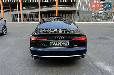 Седан Audi A8 2017 в 