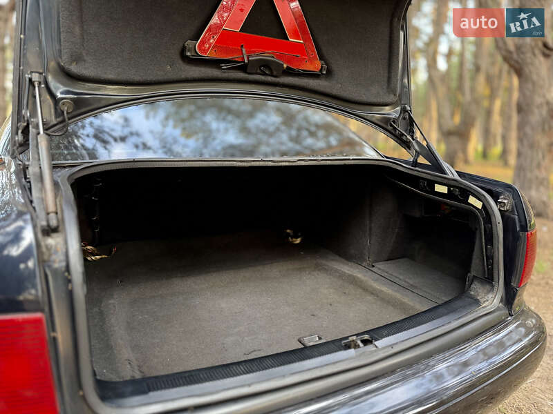 Седан Audi A8 1995 в Николаеве