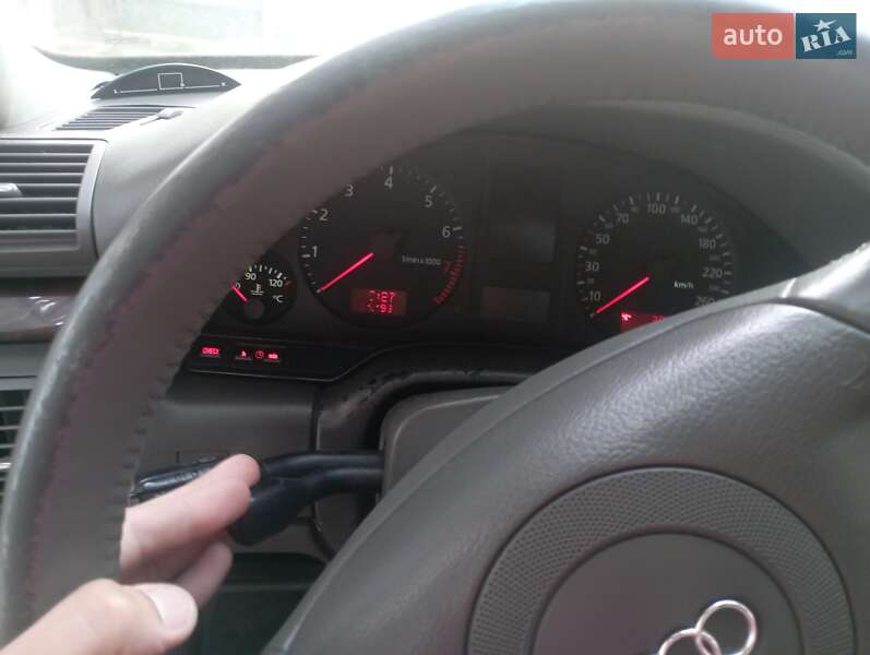 Седан Audi A8 2000 в Киеве
