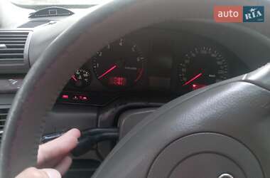 Седан Audi A8 2000 в 