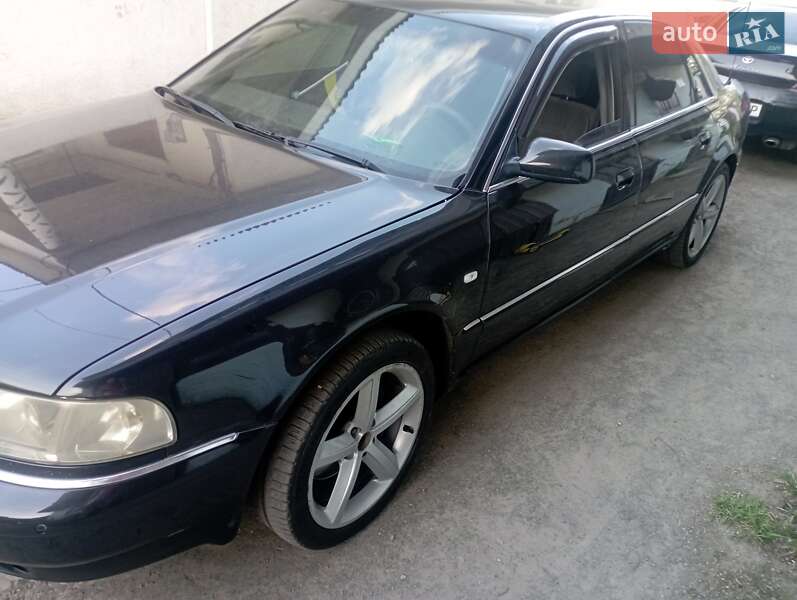 Седан Audi A8 2000 в Киеве